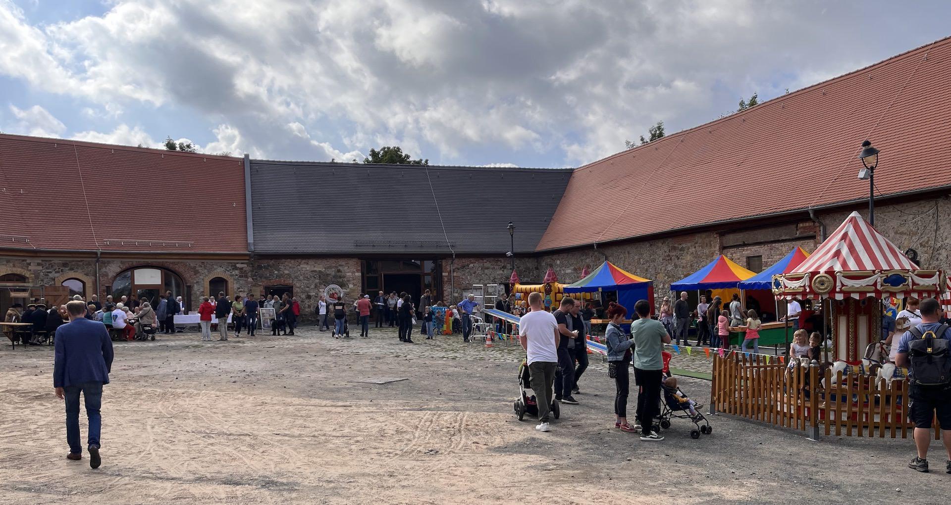 Auf dem Schlosshof ist auch in diesem Jahr wieder einiges los. (Archivbild: Taucha kompakt)