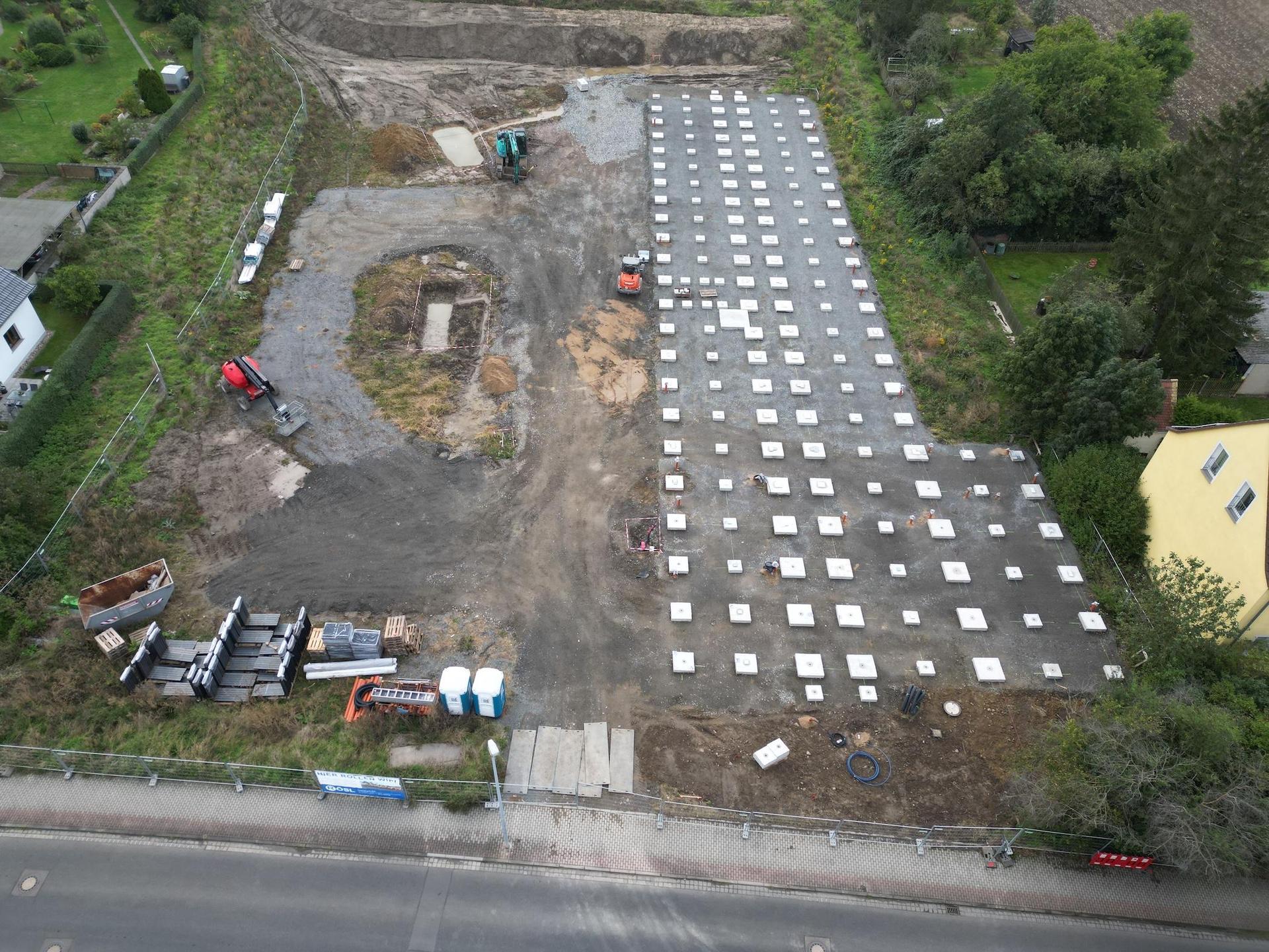 Der Bauplatz für die Container ist vorbereitet. Die Fundamente wurden im September gesetzt. (Foto: Daniel Große)