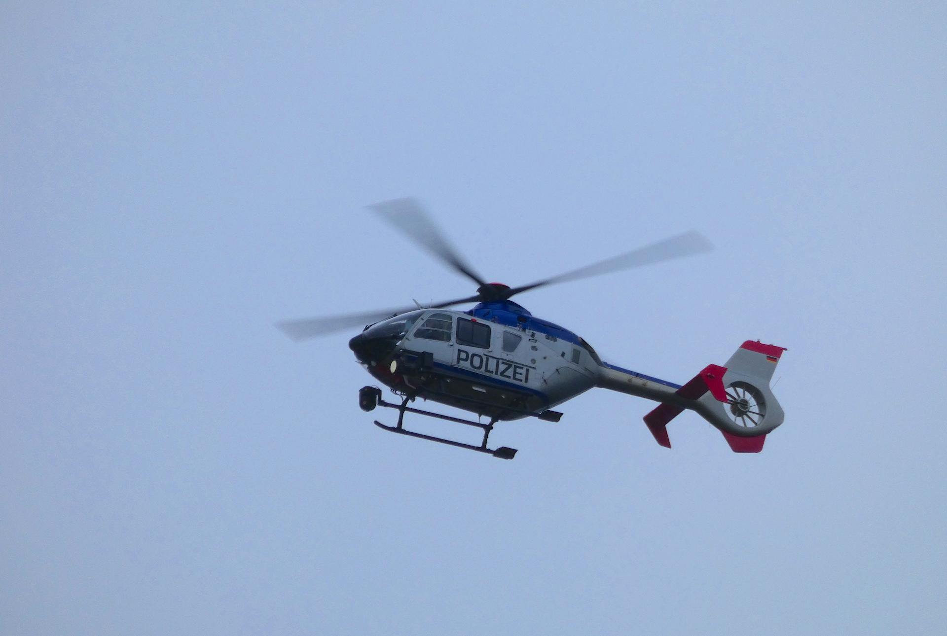 Per Hubschrauber suchte die Polizei in der Nacht einen vermissten Mann. (Symbolbild: Florian Oehme)