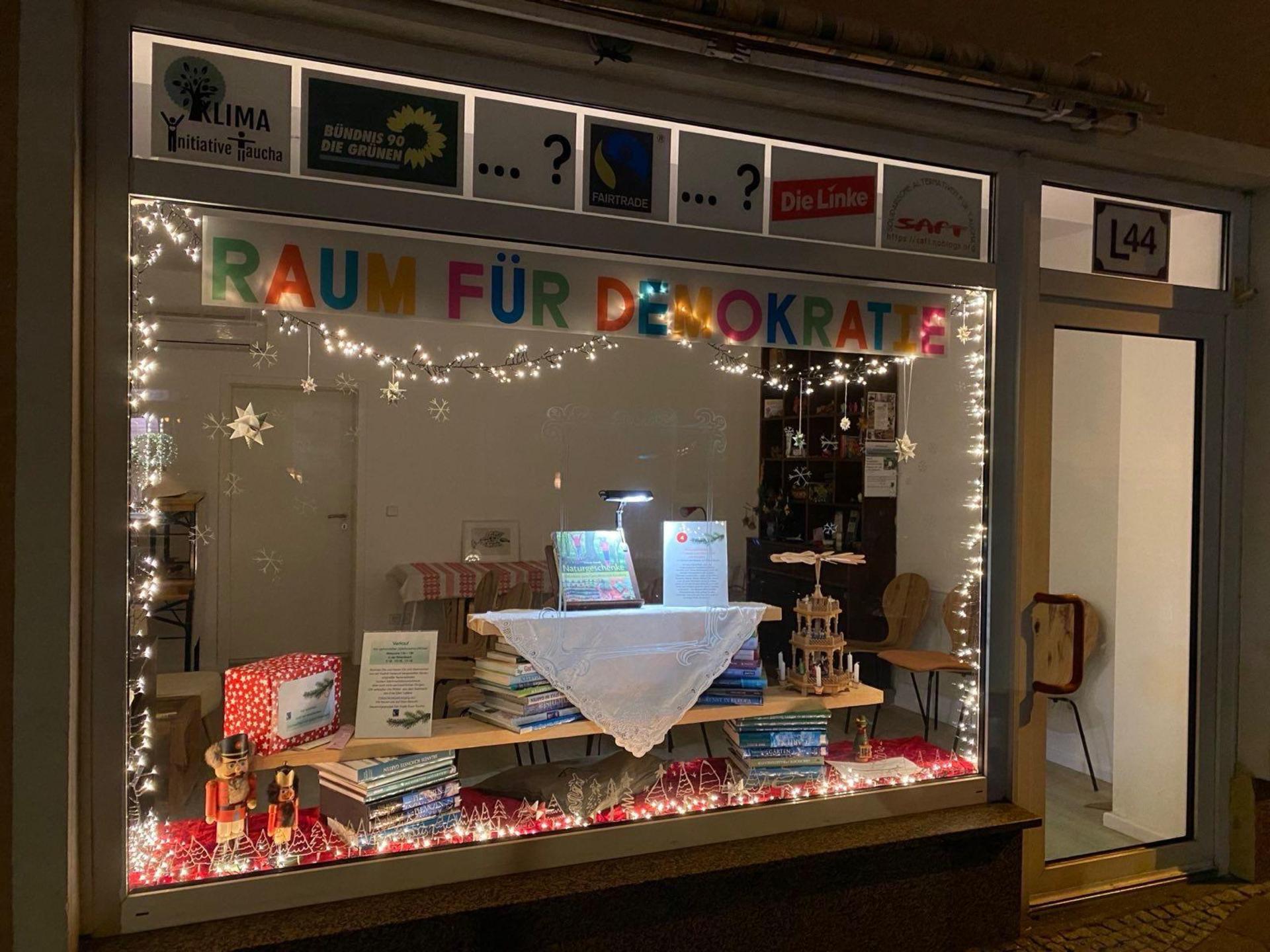 Das Schaufenster der Leipziger Straße 44 ist lebendig und verändert sich täglich. (Foto: Fridtjof Erbs)