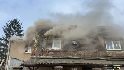 Wohnhaus in Tauchas Neustadt brennt (Foto: taucha-kompakt.de)