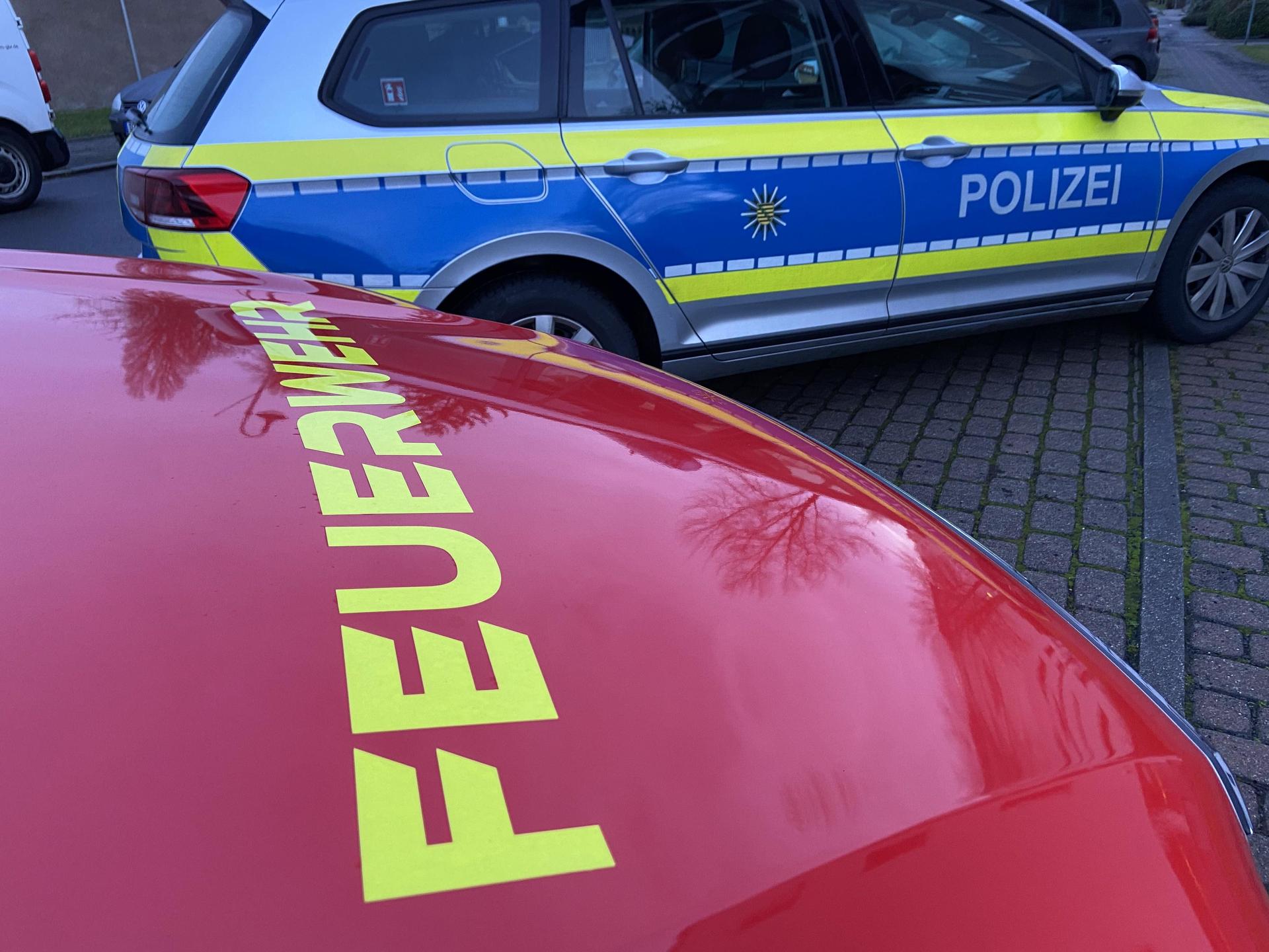 Feuerwehr und Polizei beim Einsatz  (Symbolbild: Daniel Große)