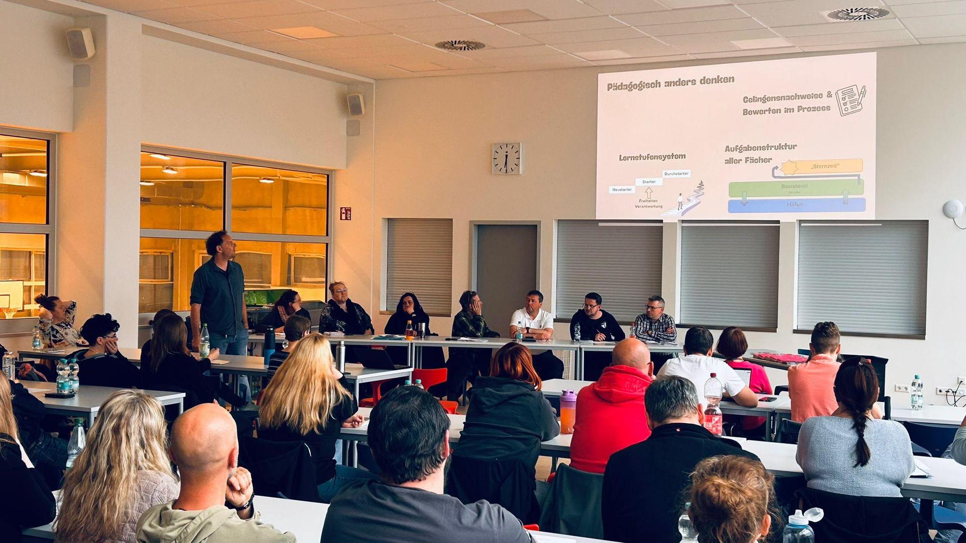 Die Vollversammlung des Kreiselternrats Nordsachsen fand am Montag in der Mensa der Oberschule Taucha statt (Foto: Taucha bricht auf)