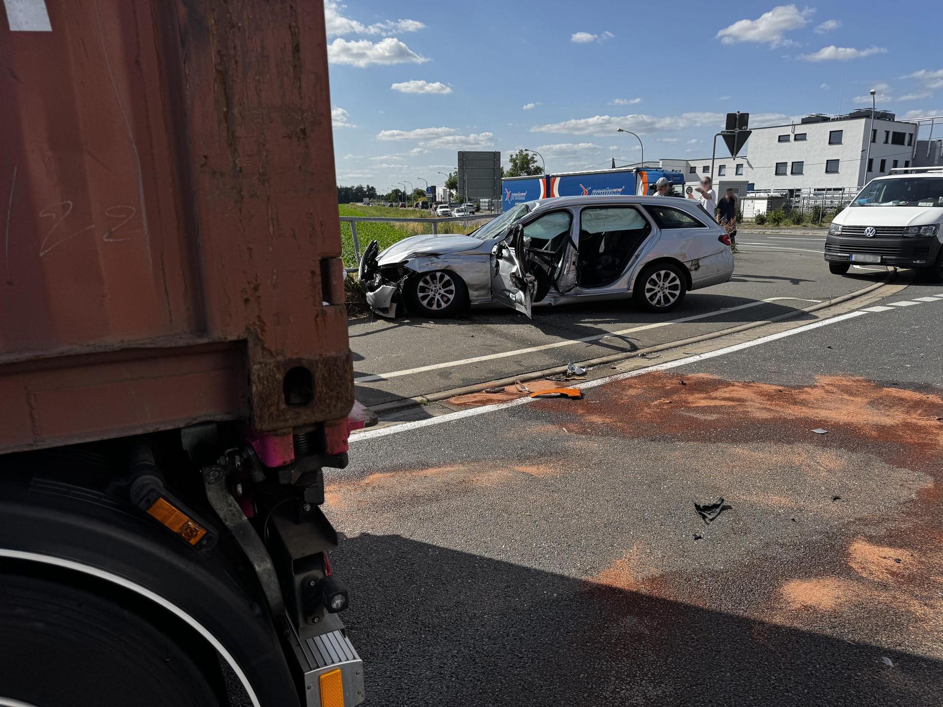Unfall zwischen PKW und LKW kurz nach Jesewitz (Foto: Daniel Große)