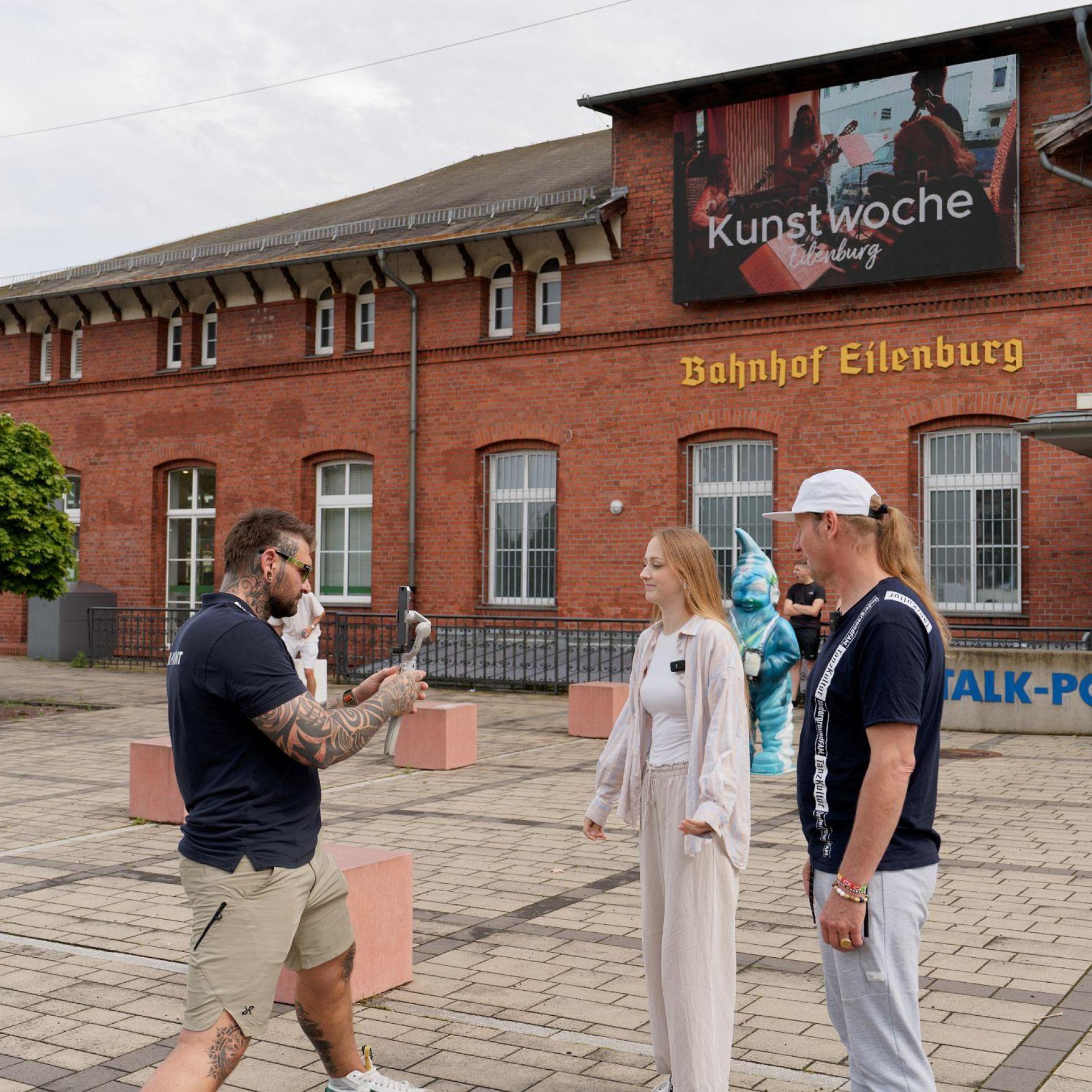 Auch einen Videodreh zu einem Flashmob gab es zur KUNSTwoche. (Foto: Tourismus- und Gewerbeverein Eilenburg e. V.)