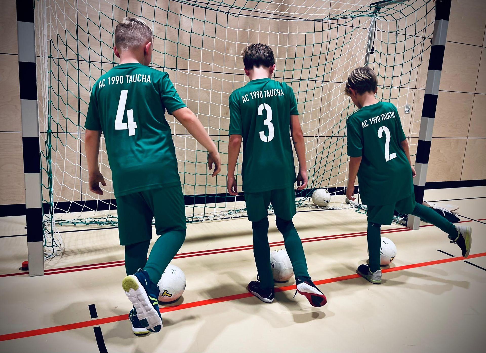 Konzentration vor dem Spiel - und dem ersten Weihnachtsturnier des AV 1990 Taucha. (Foto: AC 1990 Taucha e.V.)