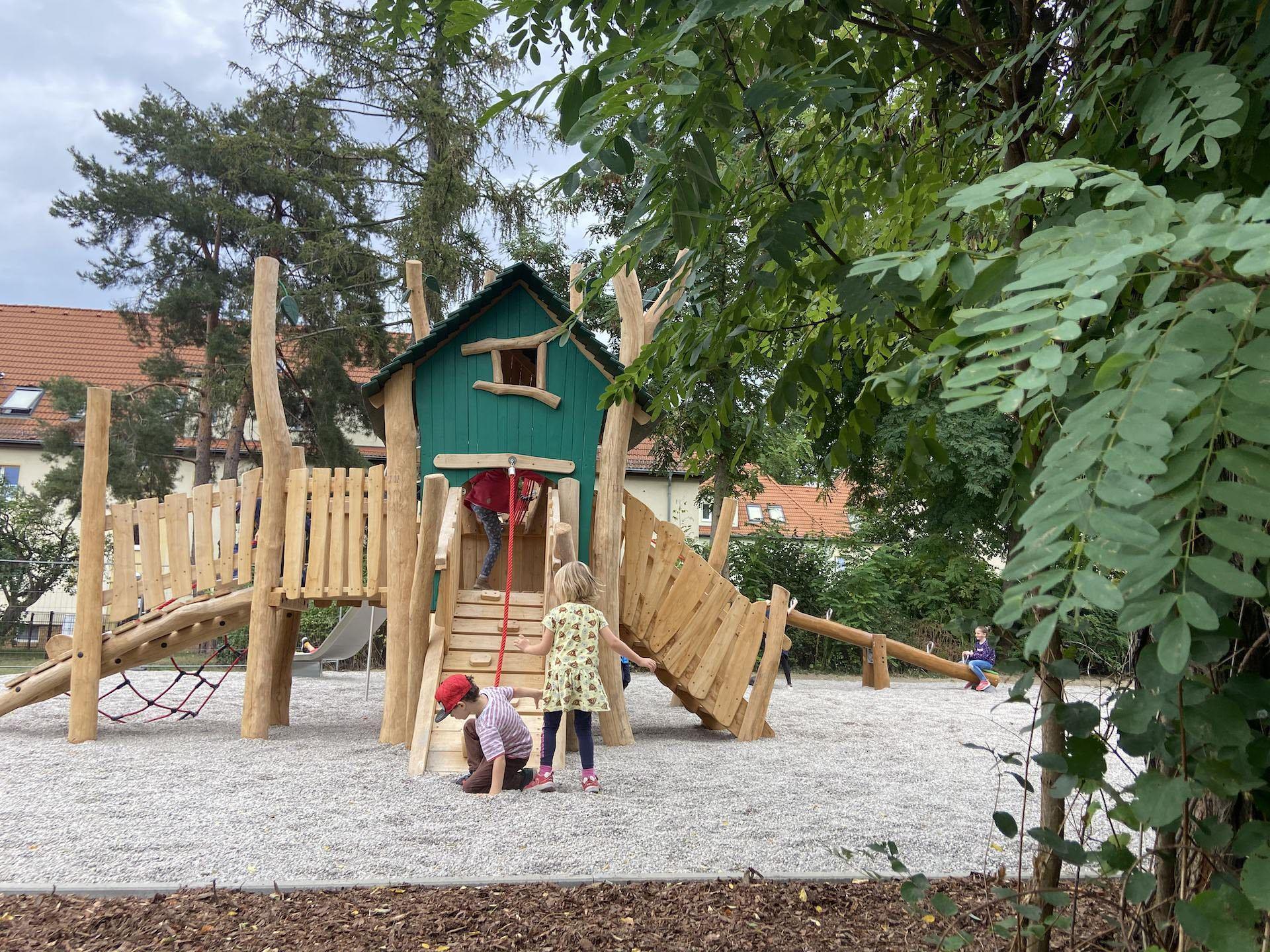 Neuer Spielplatz der WOTa ab sofort nutzbar (Foto: taucha-kompakt.de)