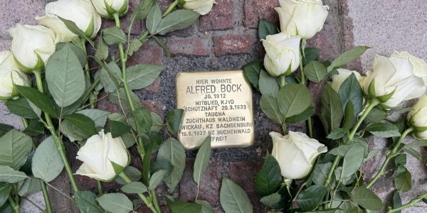 Tauchas erster Stolperstein gedenkt Alfred Bock. (Foto: Daniel Große)