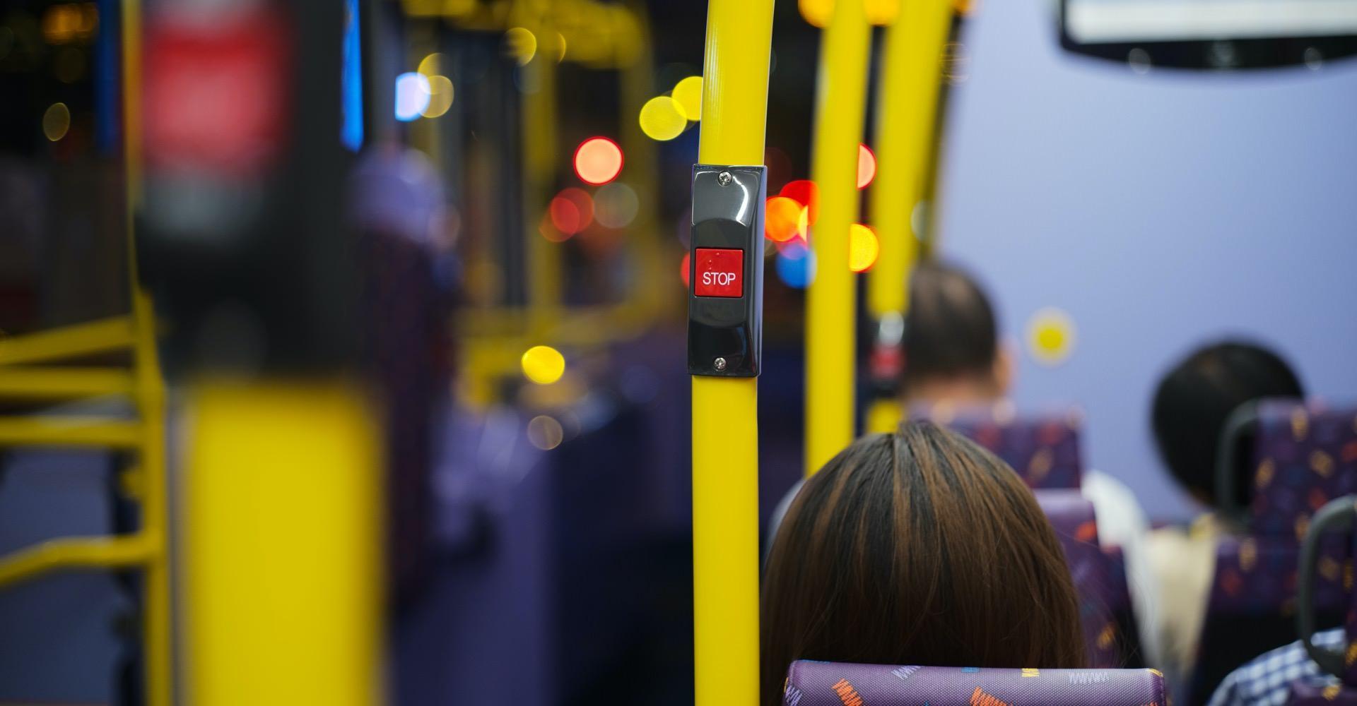 Foto: <a href="https://scop.io/products/woman-in-brown-hair-looking-at-the-road"> jessie chow auf scopio</a> (Foto: taucha-kompakt.de)