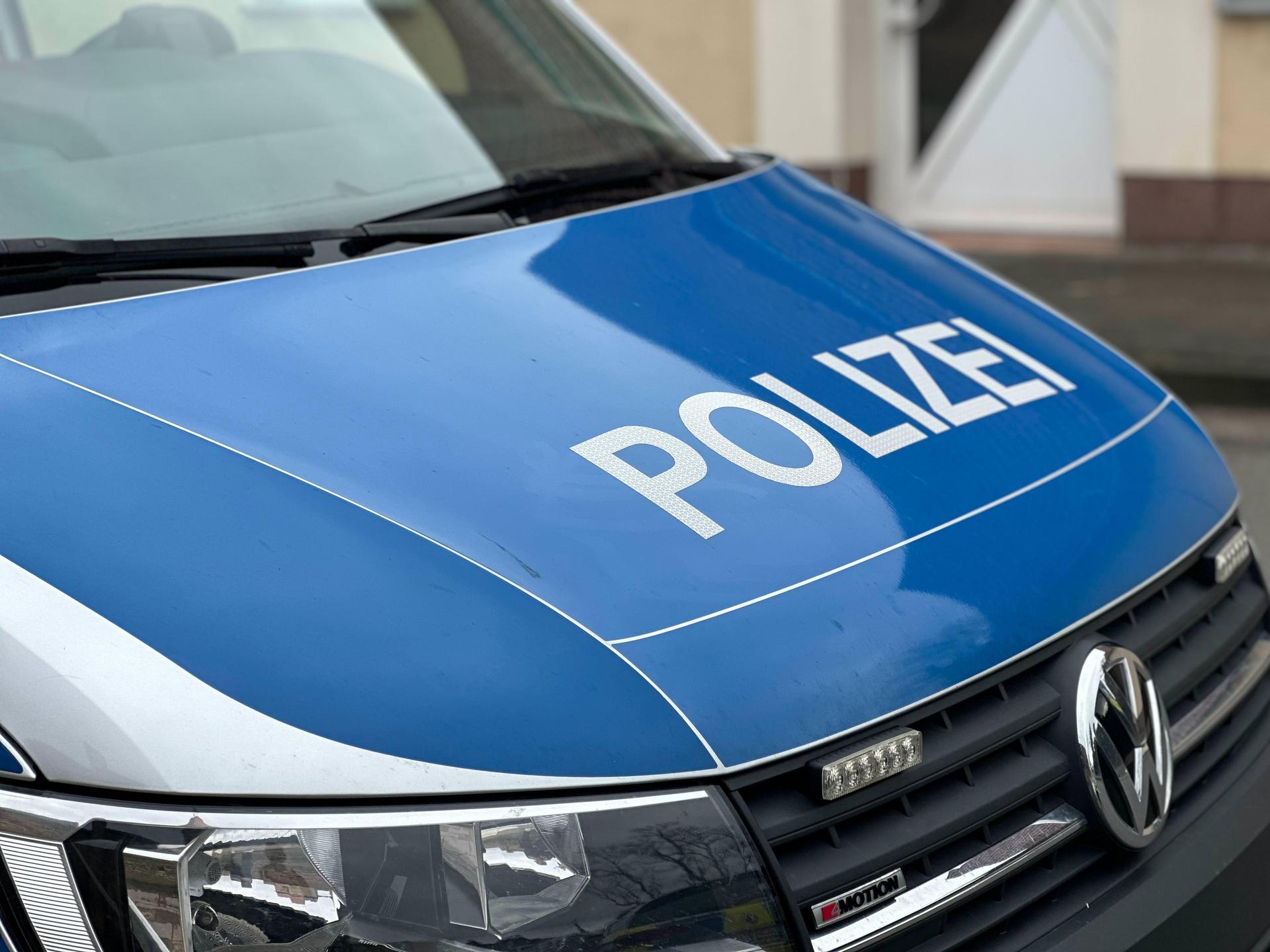 Einsatzwagen der Polizei (Foto: Florian Oehme)