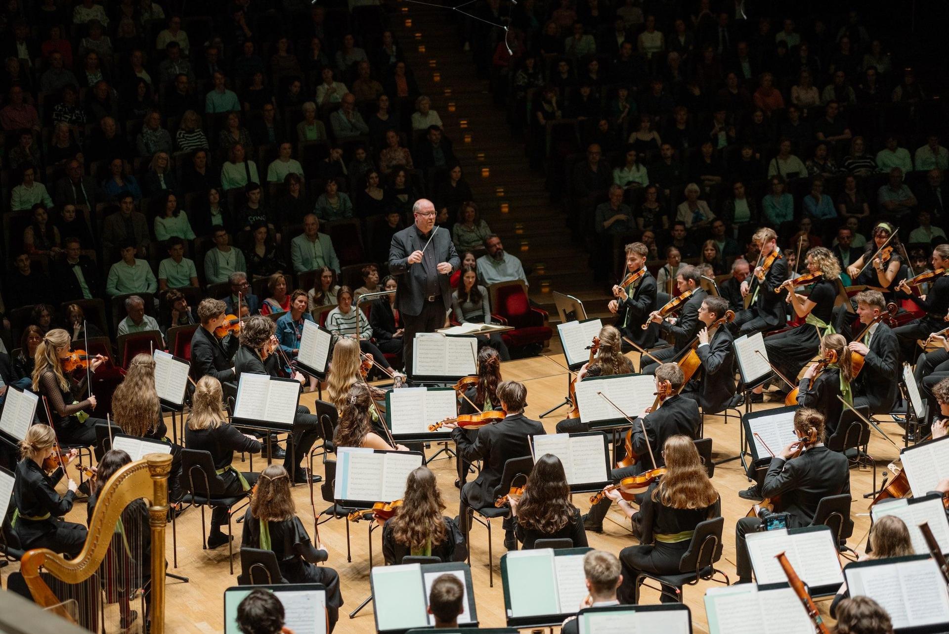 Das Jugendsinfonieorchester tritt regelmäßig im Gewandhaus auf. (Foto: Daniel Große)