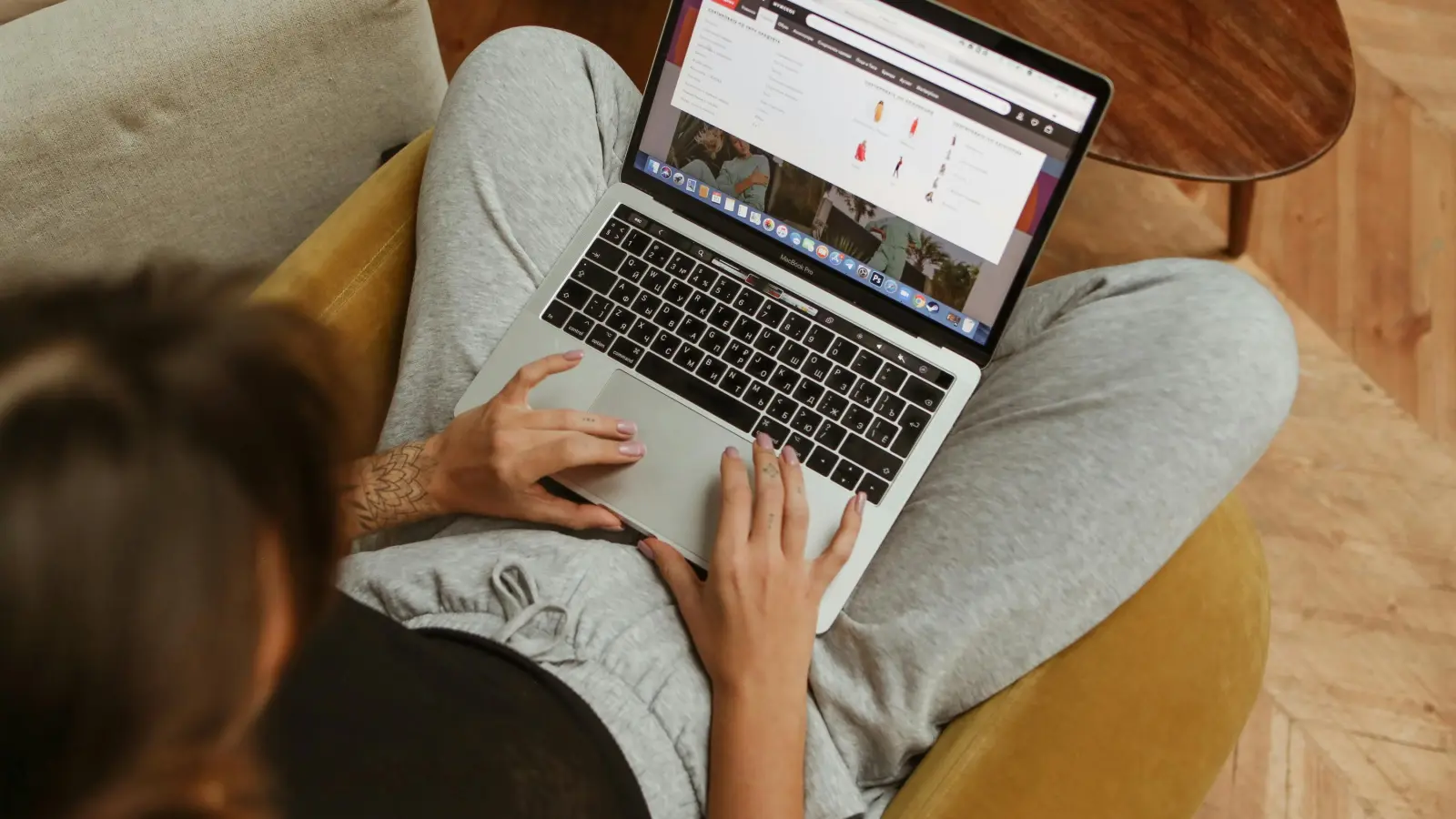 Einen eigenen Onlineshop zu starten, kann gewinnbringend sein. (Foto: Polina Tankilevitch / Pexels)