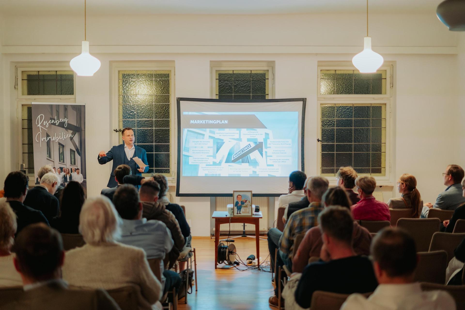 Timm Sonnenfeld von Rosenberg Immobilien gibt wertvolle Hinweise zum Verkauf der eigenen Immobilie (Foto: Rosenberg Immobilien Leipzig)