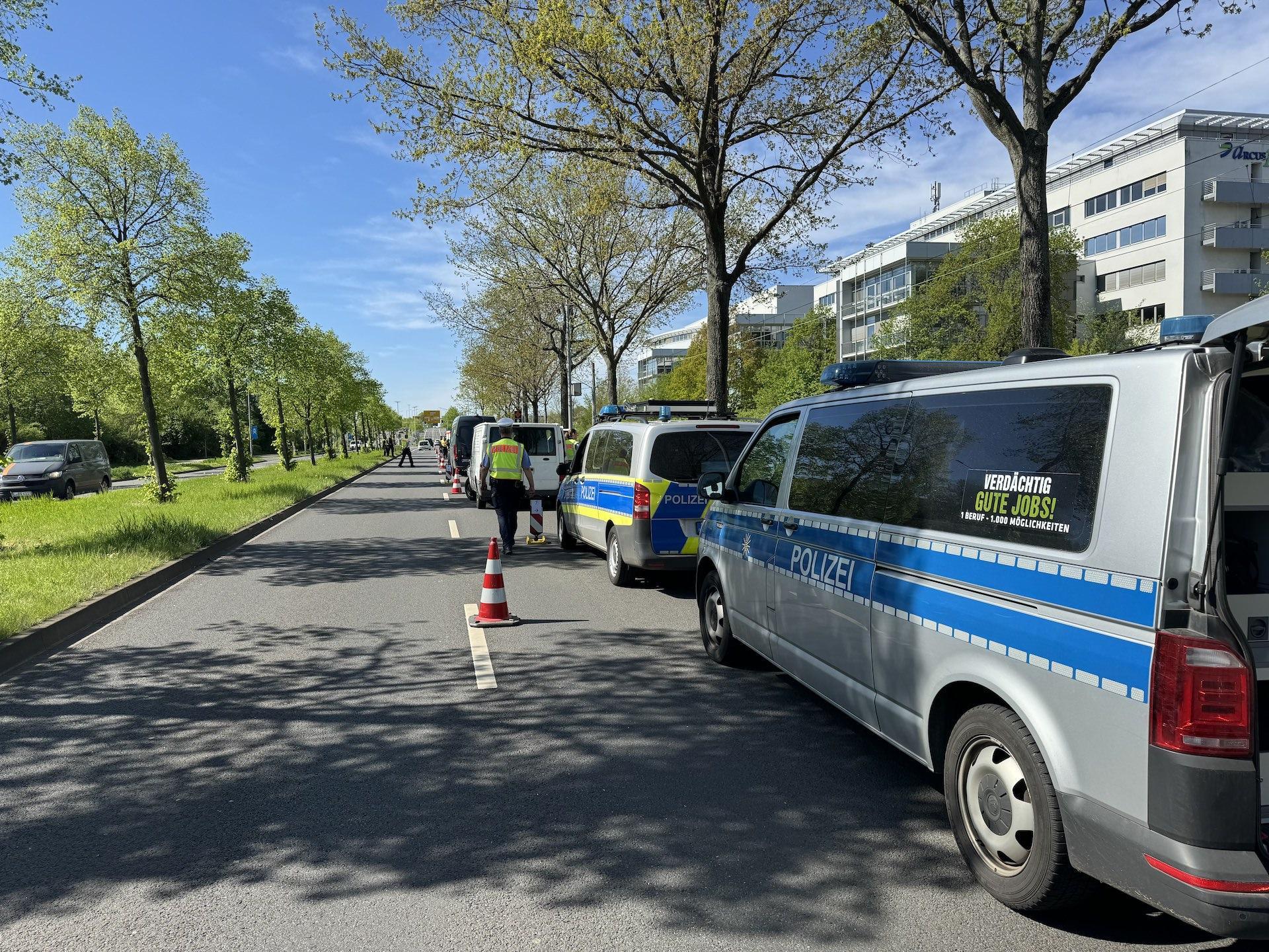 Drogenkontrolle auf der Torgauer Straße (Foto: Daniel Große)
