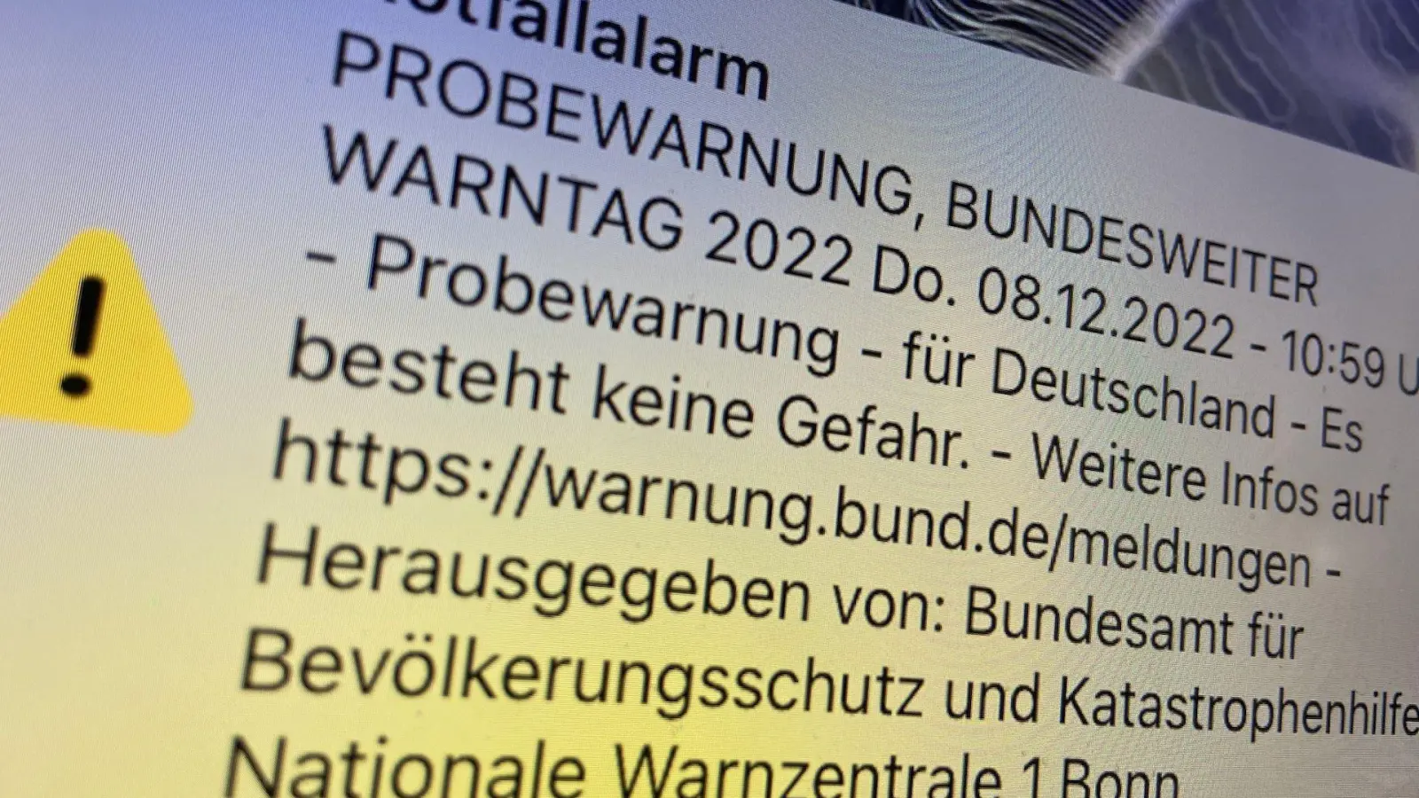 Die Meldungen über Cell Broadcast werden von einem schrillen Ton begleitet. (Foto: Daniel Große)