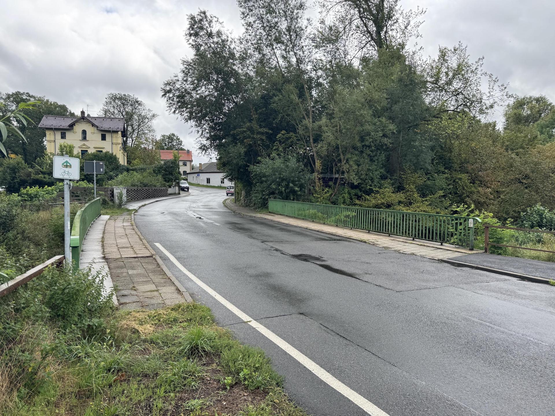 Die Parthebrücke an der Wurzner Straße wird ab 7. Oktober gesperrt. (Foto: Daniel Große)
