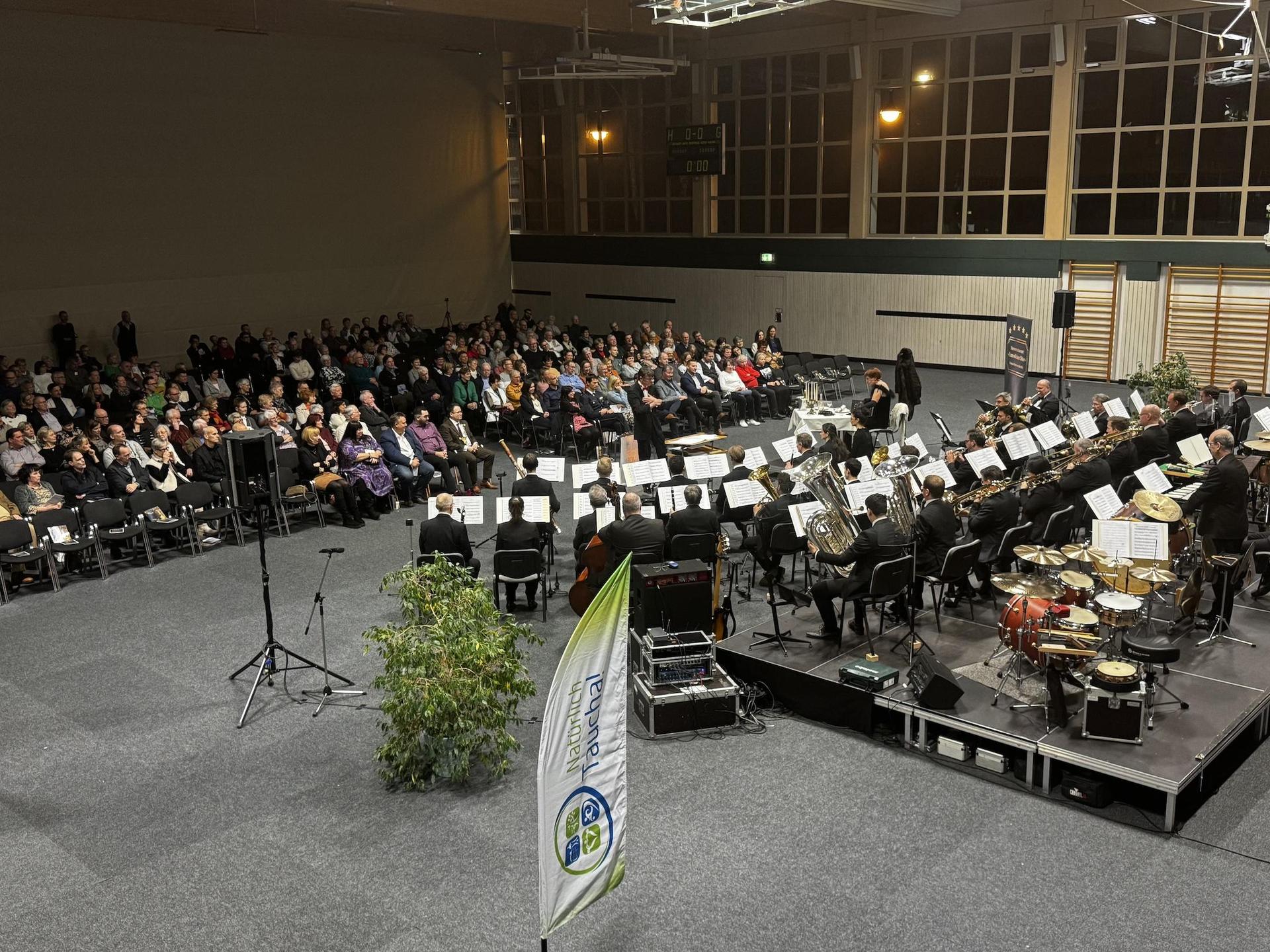 Zum Neujahrsempfang 2025 waren 200 Gäste in die Mehrzweckhalle gekommen. (Foto: Daniel Große)