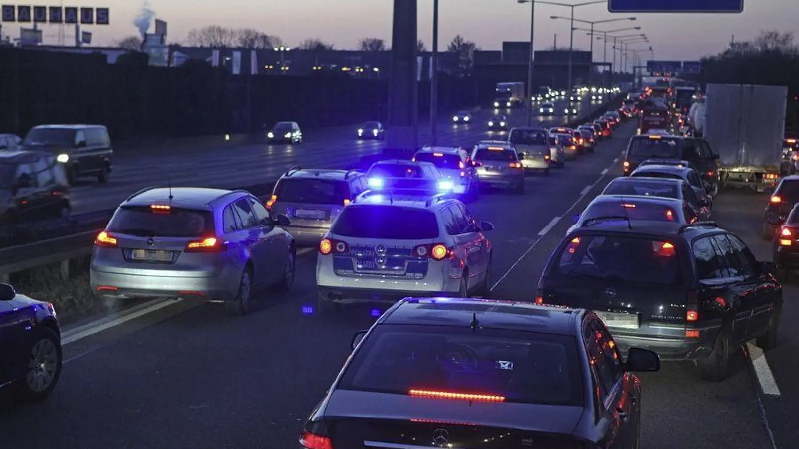 Stau auf der Autobahn (Symbolbild: Pixabay)