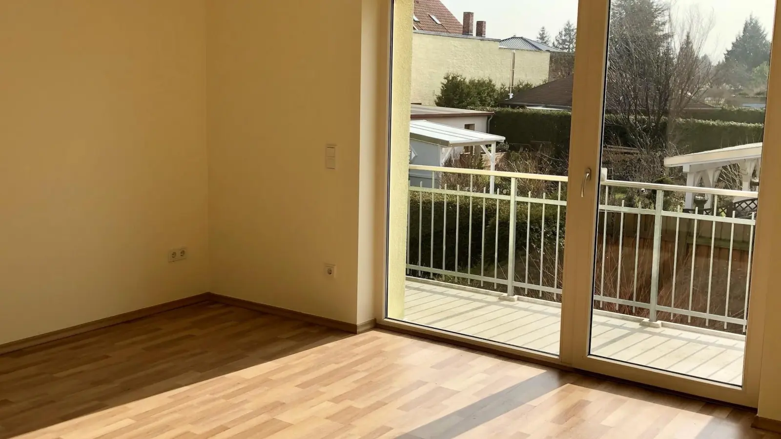 Die Zimmer sind lichtdurchflutet. (Foto: Anzeige)