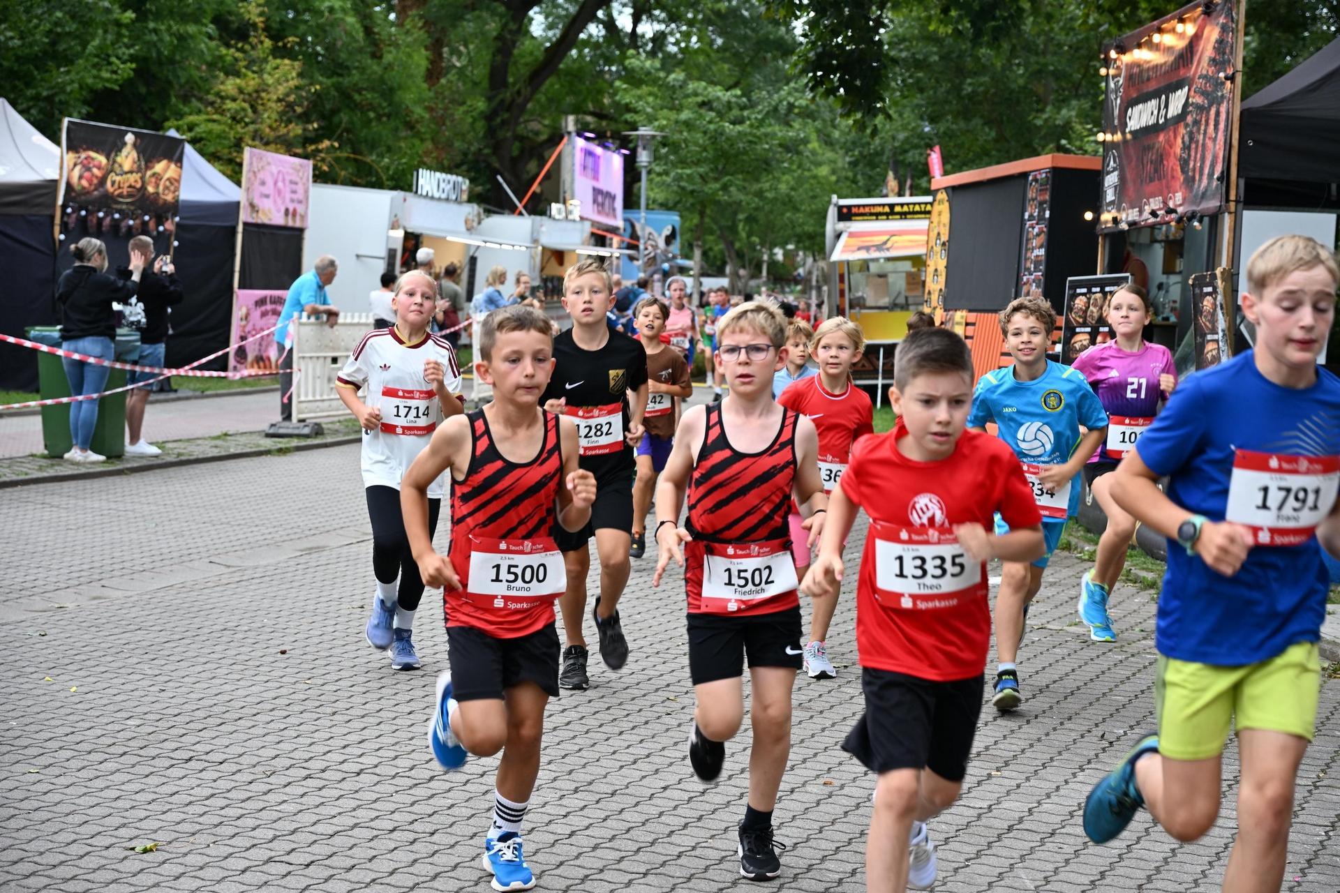Der 21. Sparkassen-Tauchscher-Stadtlauf begeisterte wieder Läufer vieler Altersklassen. (Foto: LC Taucha e.V.)