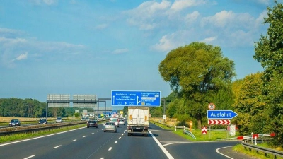 Autobahn (Grafik: Symbolbild Pixabay)