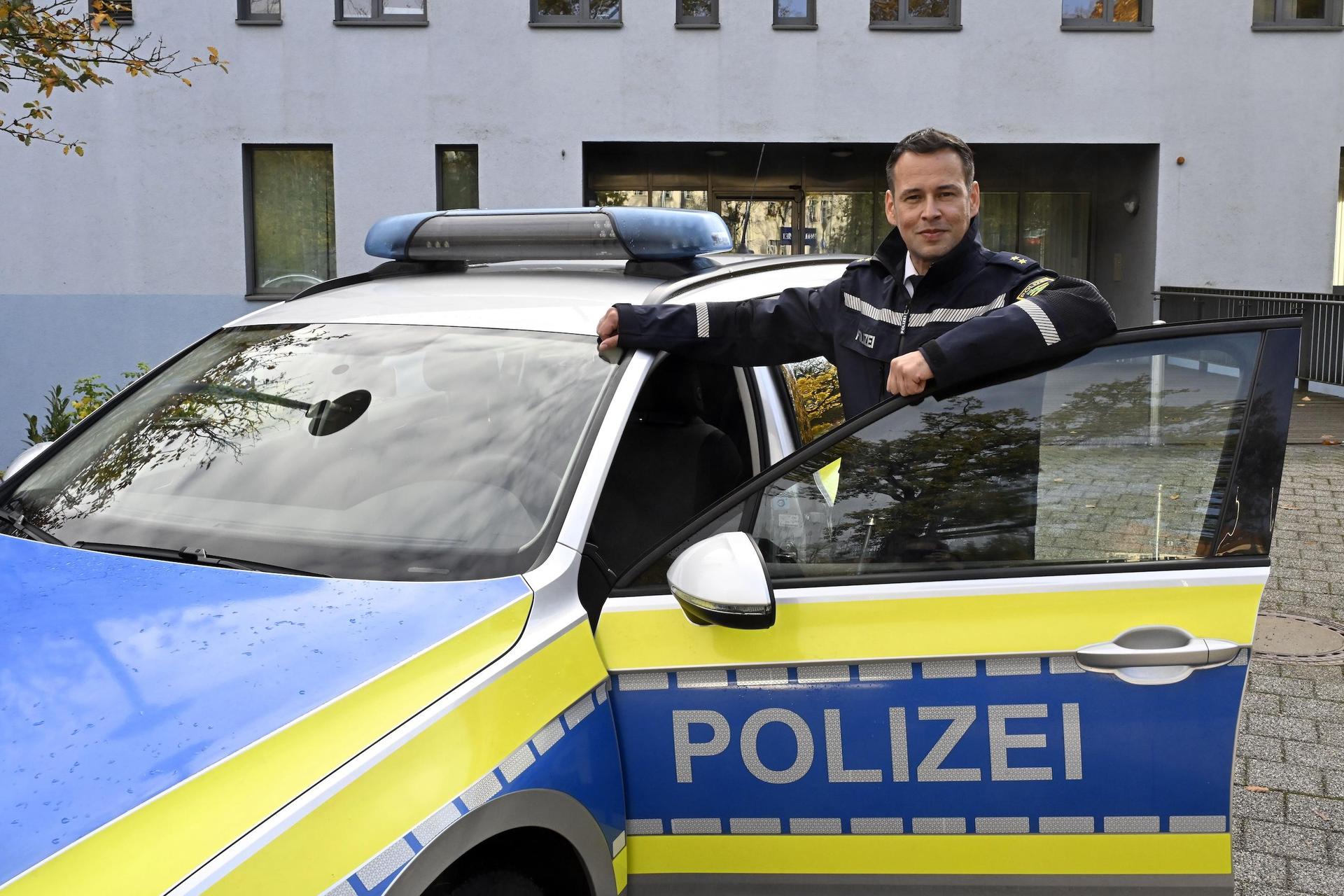 Christian Dorn ist neuer Leiter des Polizeireviers Leipzig-Nord, das unter anderem für Schkeuditz und Taucha zuständig ist. (Foto: Thomas Kube)
