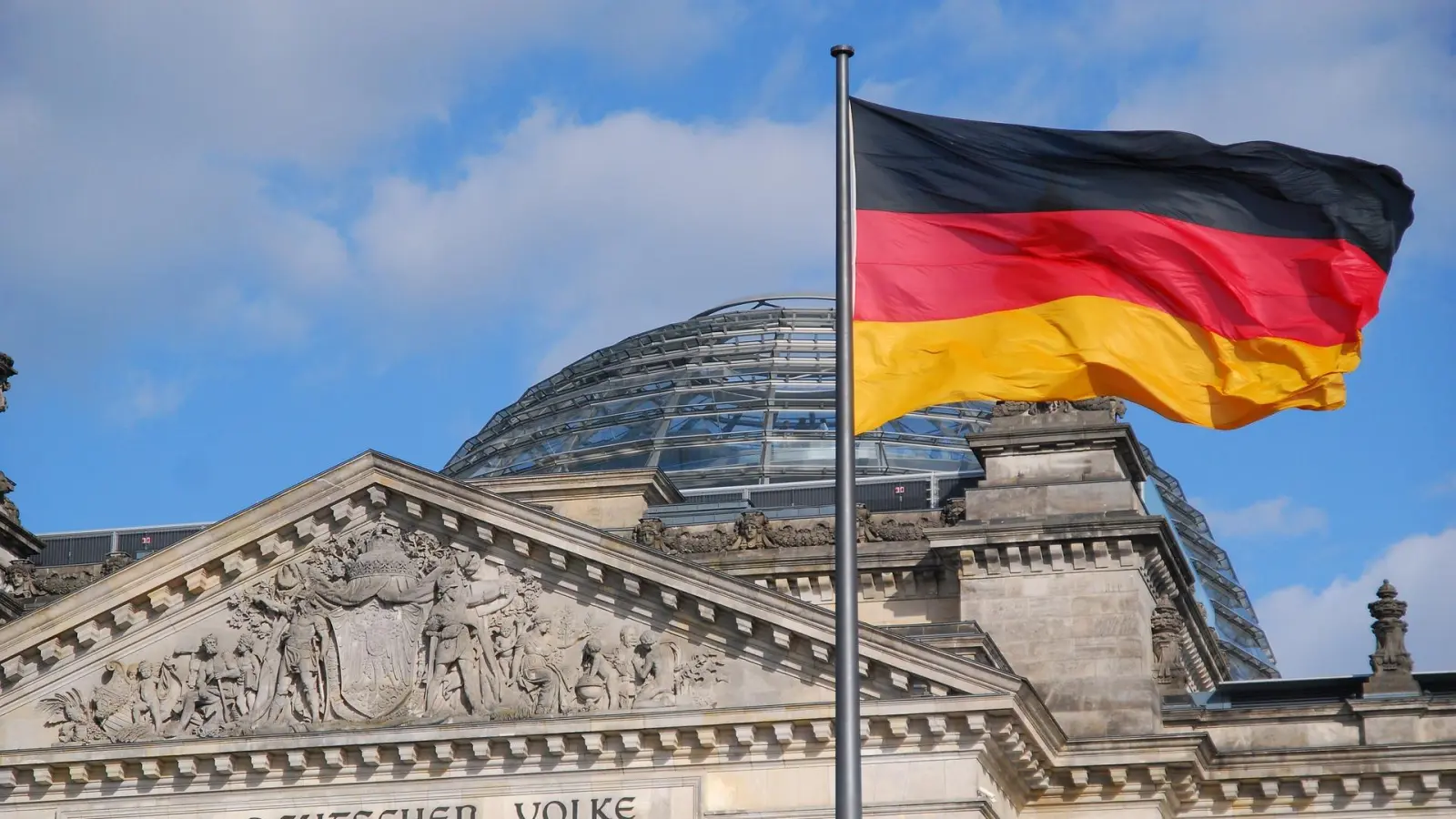 Plant die AfD die Vertreibung von Menschen mit Migrationshintergrund aus Deutschland? Eine CORRECTIV-Recherche legt dies nahe. (Symbolbild: Pixabay)