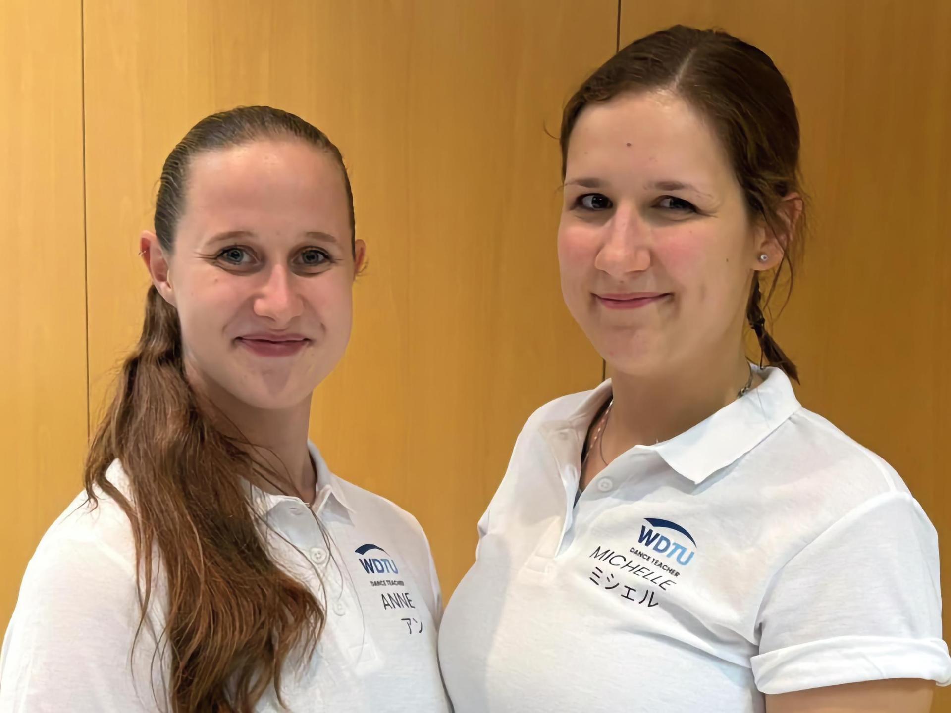 Michelle (r.) und Anne von „Meine Tanzschule” fliegen zur Expo nach Japan. (Foto: Daniel Große)
