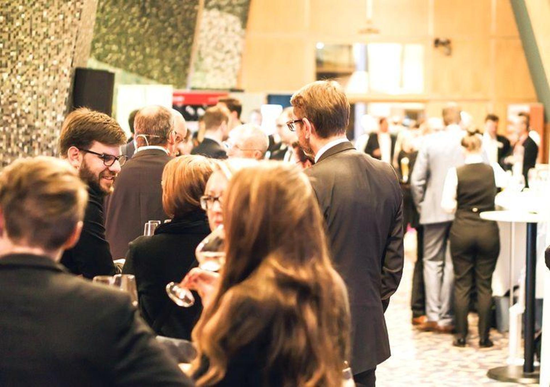 Treffpunkt (Symbolbild: Pixabay)