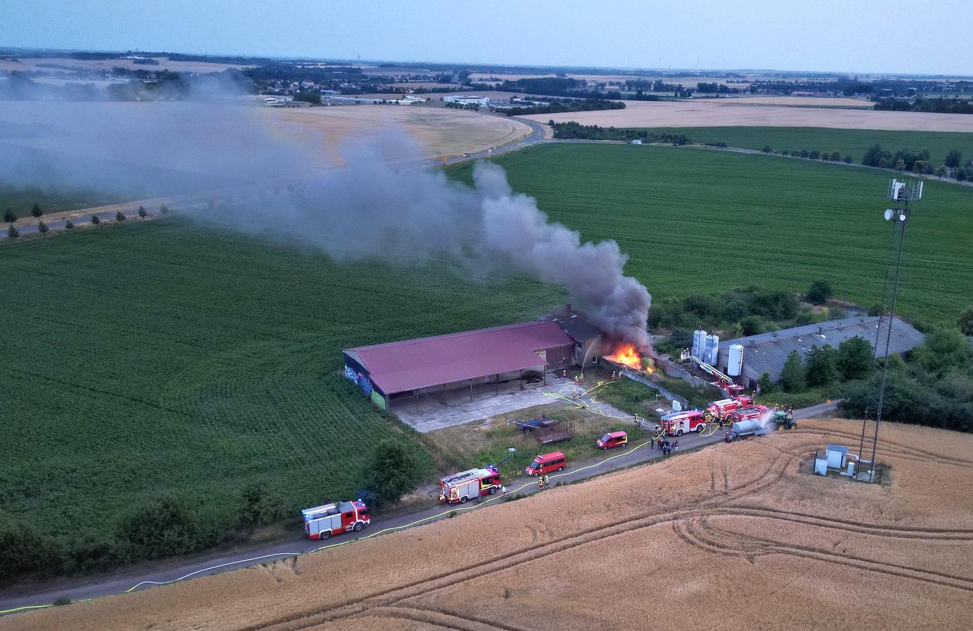 Rauch weit sichtbar: Feuerwehreinsatz in Wölpern (Foto: nordsachsen24.de)