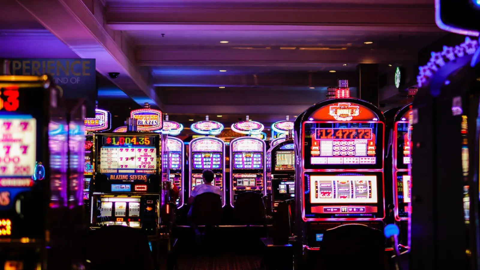 Die beliebten Spielautomaten können seit Juli 2021 legal in lizensierten Online-Casinos gezockt werden. Bildquelle: Benoit Dare / Unsplash (Foto: nordsachsen24.de)