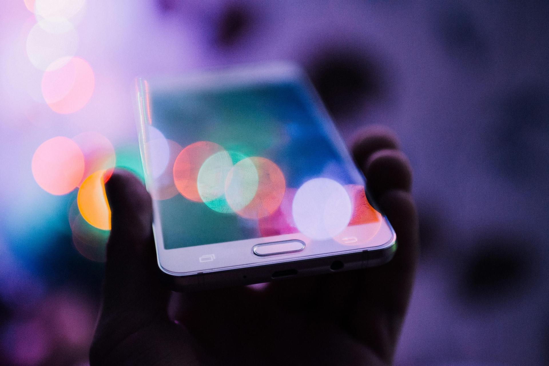 Digital-Losten helfen nun Sachsens Verwaltungen (Foto: Rodion Kutsaiev auf Unsplash)