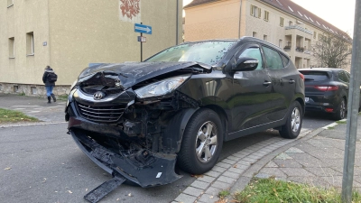 Unfall zwischen zwei PKW am Morgen (Foto: taucha-kompakt.de)