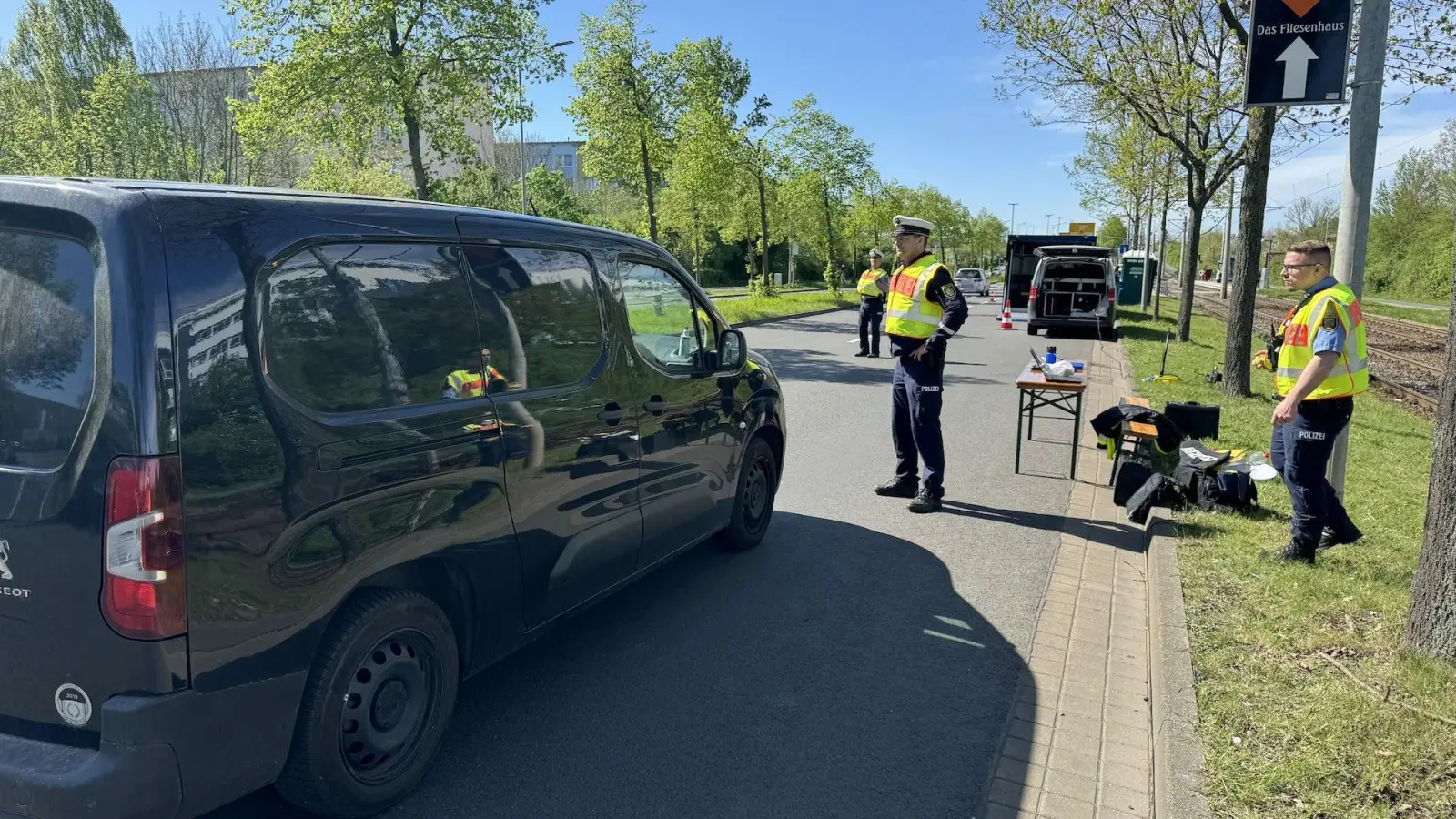 Drogenkontrolle auf der Torgauer Straße (Foto: Daniel Große)