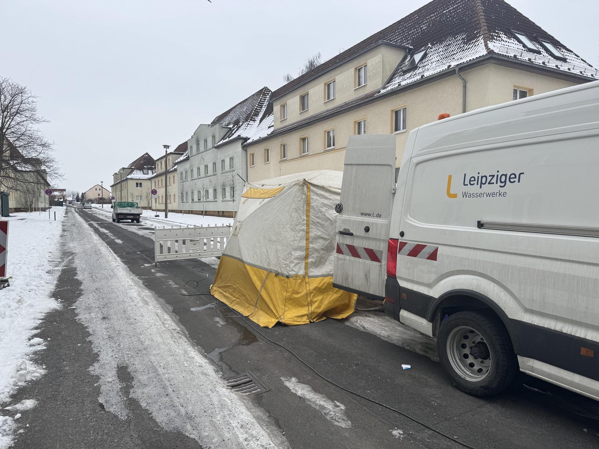 Die Leipziger Wasserwerke sanieren Kanäle in der Zwickschen Siedlung, wie hier in der Bruno-Schönlank-Straße. (Foto: Daniel Große)