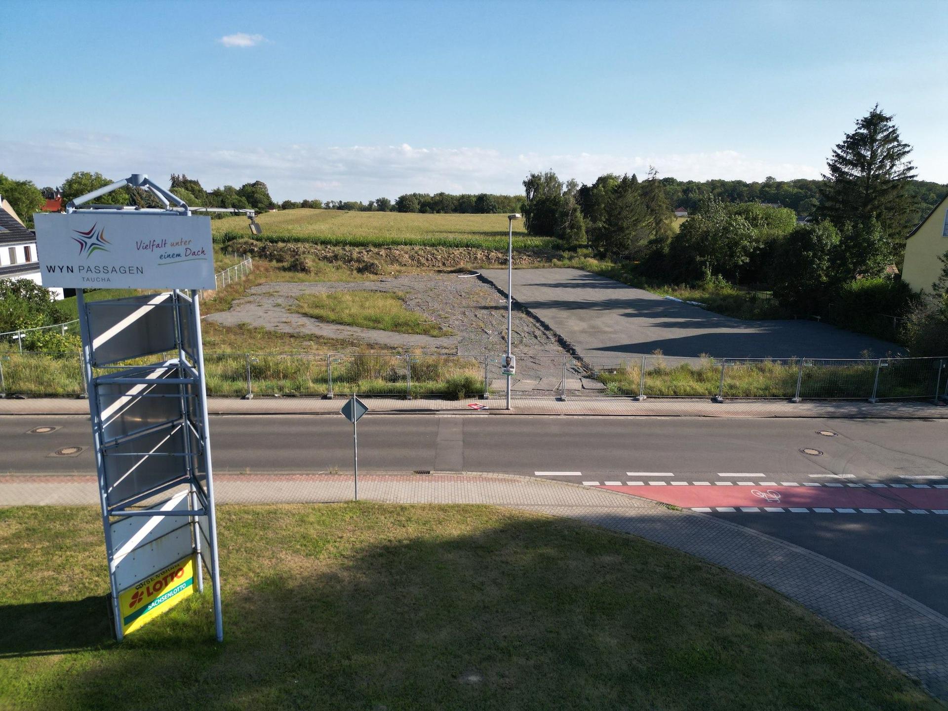 Das Baufeld gegenüber der WYN-Passagen ist sozusagen bereit. (Foto: Daniel Große)