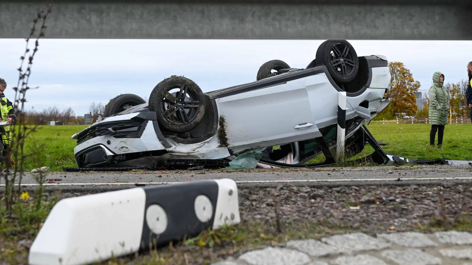 Der Skoda überschlug sich (Foto: EHL Media/Erik-Holm Langhof)