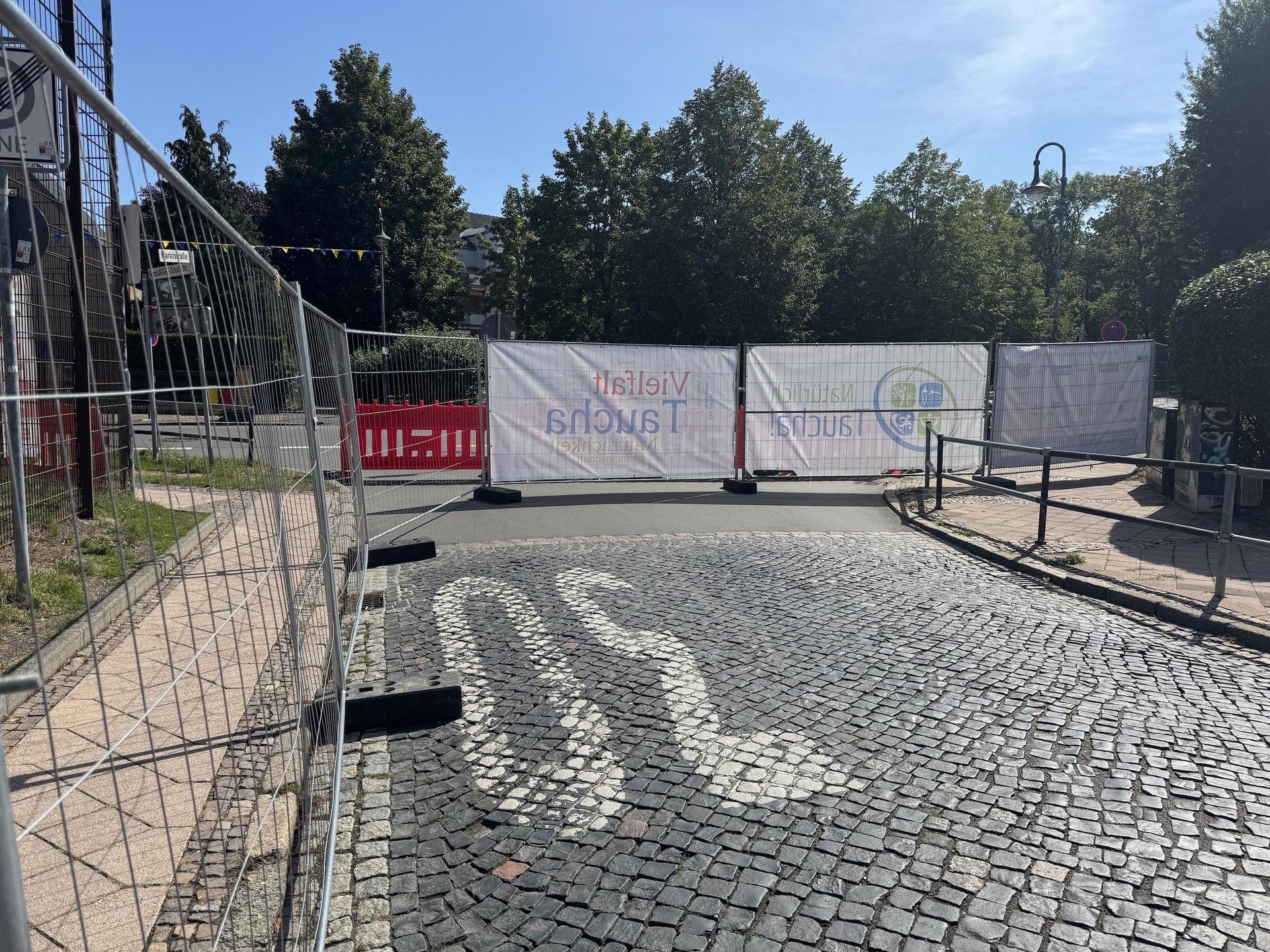 Natürlich Taucha: Die Marktstraße ist bereits seit heute Vormittag gesperrt. (Foto: Daniel Große)